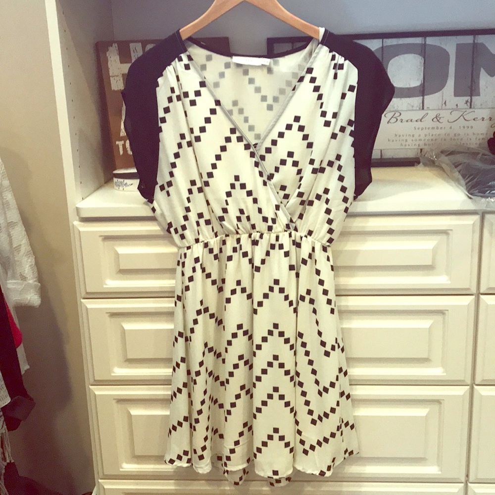 Lush Short Sleeve Print Mini Blouson Dress